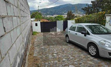 Exelente Oportunidad en Venta 
Tumbaco Sector San Jose de la Viña Terreno con casa + Suite
Dentro de Urbanización Privada .