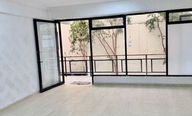 Local Comercial en Venta en Plaza Comercial