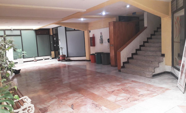 Local Comercial en Venta en Plaza Comercial