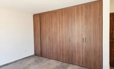 Moderna CASA NUEVA en excelente ubicación