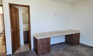 Moderna CASA NUEVA en excelente ubicación