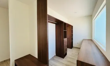 Moderna CASA NUEVA en excelente ubicación