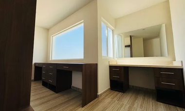 Moderna CASA NUEVA en excelente ubicación