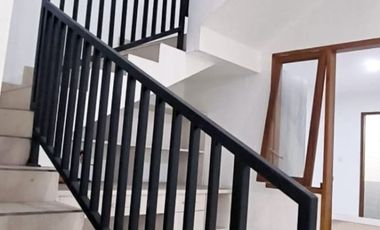 DIJUAL RUMAH CANTIK DI JALAN KEMBAR