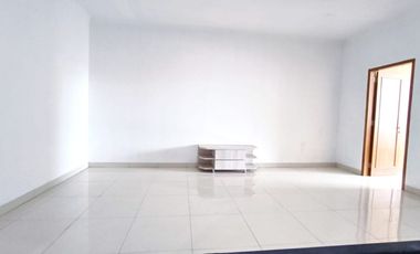 DIJUAL RUMAH CANTIK DI JALAN KEMBAR