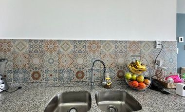 RENTA - Santa Fe Juriquilla. Departamento con 2 recámaras y amenidades