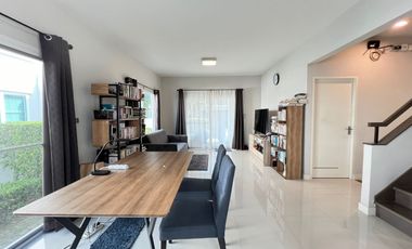 Single house for sale MANTANA Onnut-Wongwaen5 village, plot near clubhouse, 3 bedrooms, near Mega Bangna