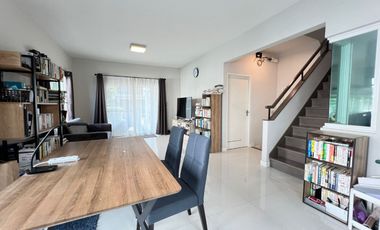 Single house for sale MANTANA Onnut-Wongwaen5 village, plot near clubhouse, 3 bedrooms, near Mega Bangna