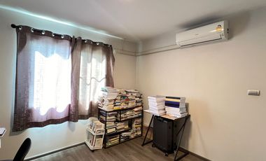 Single house for sale MANTANA Onnut-Wongwaen5 village, plot near clubhouse, 3 bedrooms, near Mega Bangna