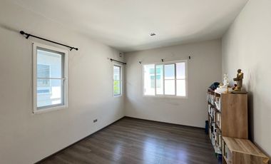 Single house for sale MANTANA Onnut-Wongwaen5 village, plot near clubhouse, 3 bedrooms, near Mega Bangna