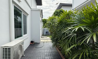 Single house for sale MANTANA Onnut-Wongwaen5 village, plot near clubhouse, 3 bedrooms, near Mega Bangna