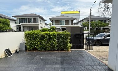 Single house for sale MANTANA Onnut-Wongwaen5 village, plot near clubhouse, 3 bedrooms, near Mega Bangna