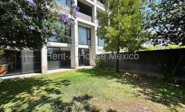 RENTA. Santa Fe Juriquilla - Departamento en planta baja con 3 recámaras y cuarto servicio