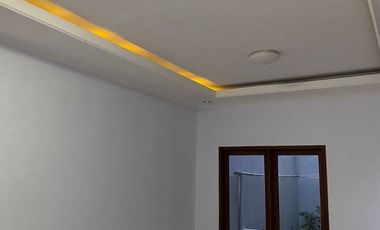 Setraduta Harga Rumah Bagus 2 lantai kawasan bagus