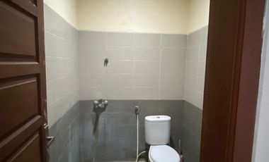 Setraduta Harga Rumah Bagus 2 lantai kawasan bagus