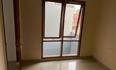 Setraduta Harga Rumah Bagus 2 lantai kawasan bagus