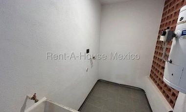 RENTA - Villas del Refugio. Departamento de 2 recámaras con amenidades