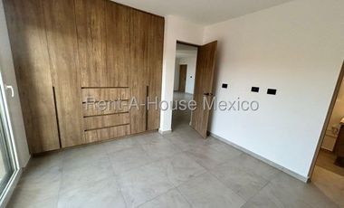 RENTA - Villas del Refugio. Departamento de 2 recámaras con amenidades