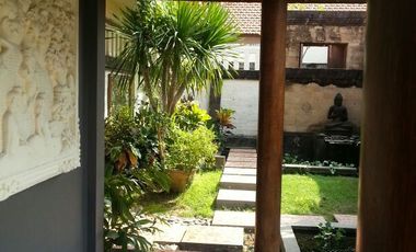 VILLA READY UNIT SEMI FURNISH KAWASAN PREMIUM DI AREA UMALAS BUMBAK