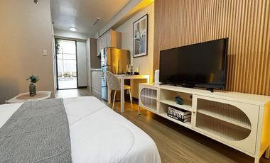 Modern studio with Ocean view condo in Prime Mactan Location
