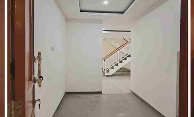 [FULL RENOVASI] Rumah 3 Lantai Dekat Kemang Pratama, Rawalumbu, Bekasi Timur