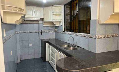 CASA EN VENTA, SECTOR HOSPITAL DEL SUR, 182M2, 3 HABITACIONES SIN ESTACIONAMIENTO