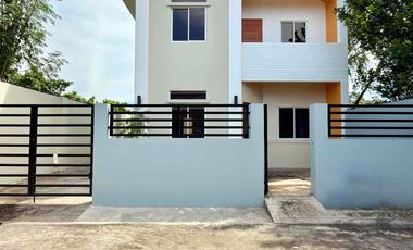 2 Story House and Lot Inside Subdivision