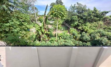 2 Story House and Lot Inside Subdivision