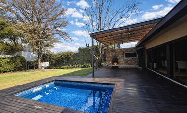 Casa Premiun de Revista, Gran Jardín, Terraza con Chimenea.