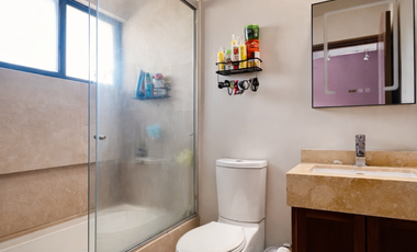 Casa Premiun de Revista, Gran Jardín, Terraza con Chimenea.