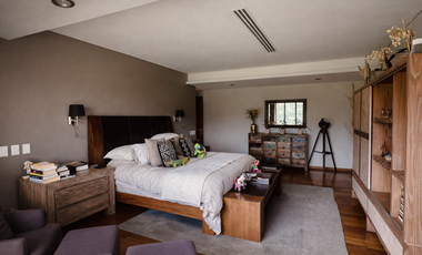 Casa Premiun de Revista, Gran Jardín, Terraza con Chimenea.