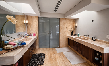 Casa Premiun de Revista, Gran Jardín, Terraza con Chimenea.