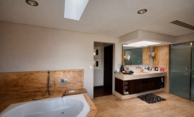 Casa Premiun de Revista, Gran Jardín, Terraza con Chimenea.