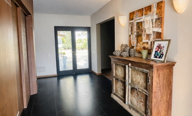 Casa Premiun de Revista, Gran Jardín, Terraza con Chimenea.