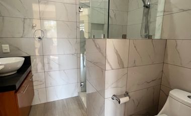 Departamento Para Exigentes, Amplio, Frente Al Parque, con Roof Privado.