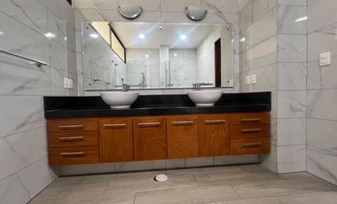 Departamento Para Exigentes, Amplio, Frente Al Parque, con Roof Privado.