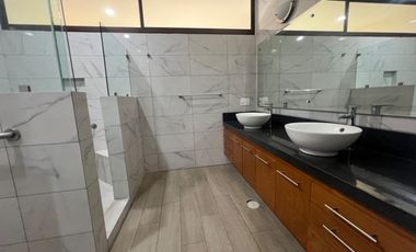 Departamento Para Exigentes, Amplio, Frente Al Parque, con Roof Privado.