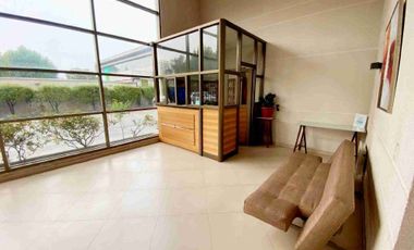 Se vende departamento full amoblado Edificio a pasos de Av Alemania.