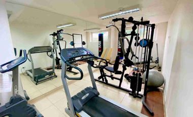 Se vende departamento full amoblado Edificio a pasos de Av Alemania.