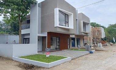 Dago Valley Rumah Kontemporer dengan Rooftop di Lingkungan Hijau di Pusat Kota Bandung