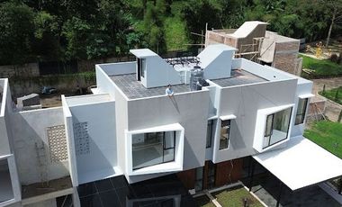 Dago Valley Rumah Kontemporer dengan Rooftop di Lingkungan Hijau di Pusat Kota Bandung