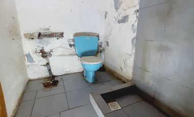 Amplio Terreno con Casa Solida Para Remodelar en La Granja