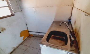 Amplio Terreno con Casa Solida Para Remodelar en La Granja