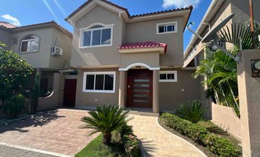 En Alquiler linda casa en Via a la Costa! urb Portal al Sol km 11,5