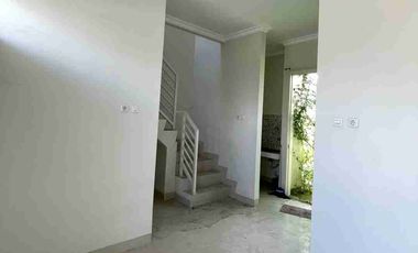 Dijual rumah di Grand shanaya puri Safira Menganti Gresik.murah harga BU