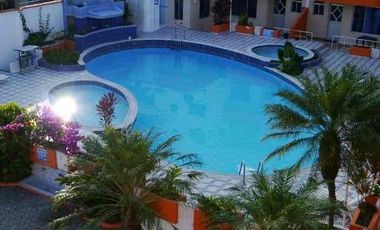Casa rentera en venta con piscina en Tonsupa