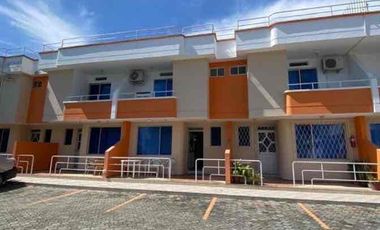 Casa rentera en venta con piscina en Tonsupa