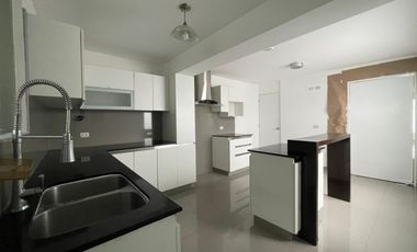 Lindo Flat 1er Piso 230 m² en Monterrico - Surco