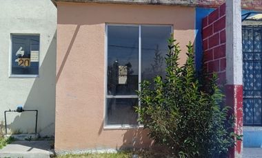 CASA EN VENTA EN HUEHUETOCA