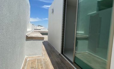 CASA EN RENTA EN SOLARES RESIDENCIAL